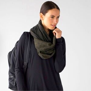 lululemon athletica Black and Olive Scarf